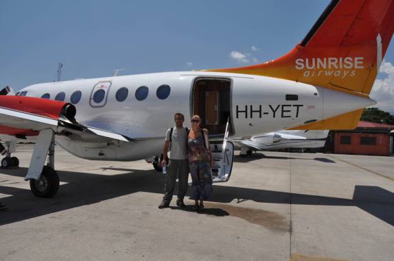 Abordando nosso voo particular entre Port-au-Prince e Cap-Haitien, no norte do país